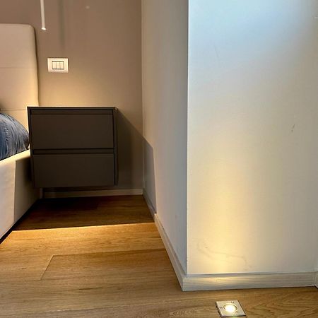Lr Deluxe Apartments - Fondazione Prada - Metro M3 มิลาน ภายนอก รูปภาพ