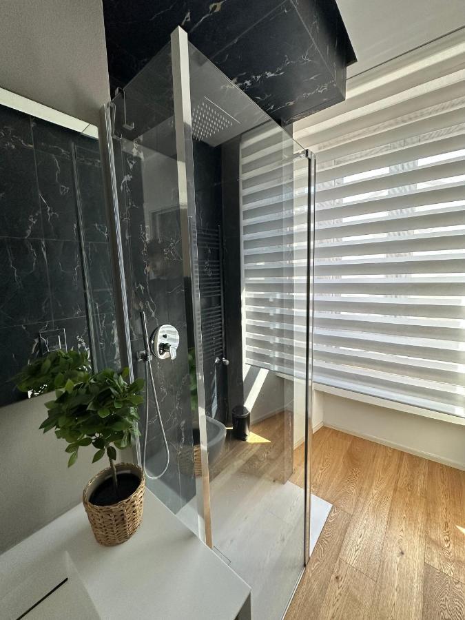 Lr Deluxe Apartments - Fondazione Prada - Metro M3 มิลาน ภายนอก รูปภาพ