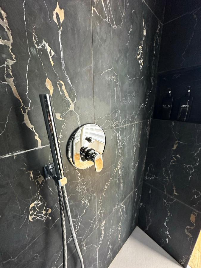 Lr Deluxe Apartments - Fondazione Prada - Metro M3 มิลาน ภายนอก รูปภาพ